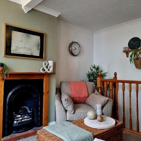 2 Bedroom House Within Walking Distance Of Town Cowes  Exterior foto