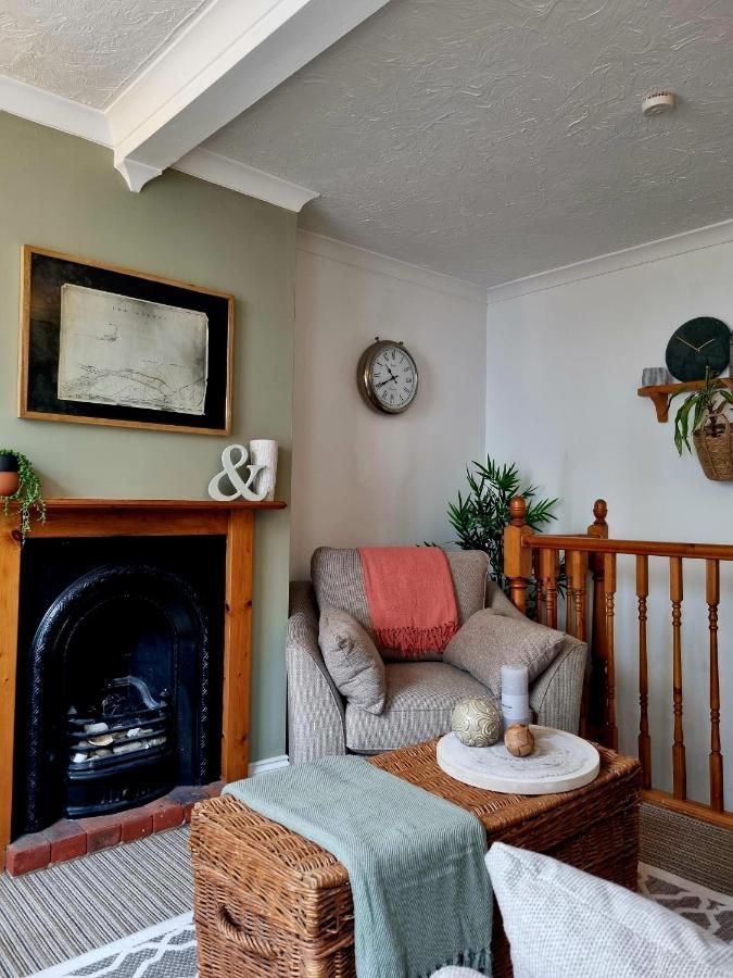 2 Bedroom House Within Walking Distance Of Town Cowes  Exterior foto
