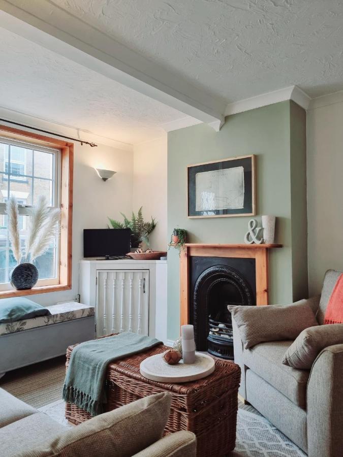 2 Bedroom House Within Walking Distance Of Town Cowes  Exterior foto